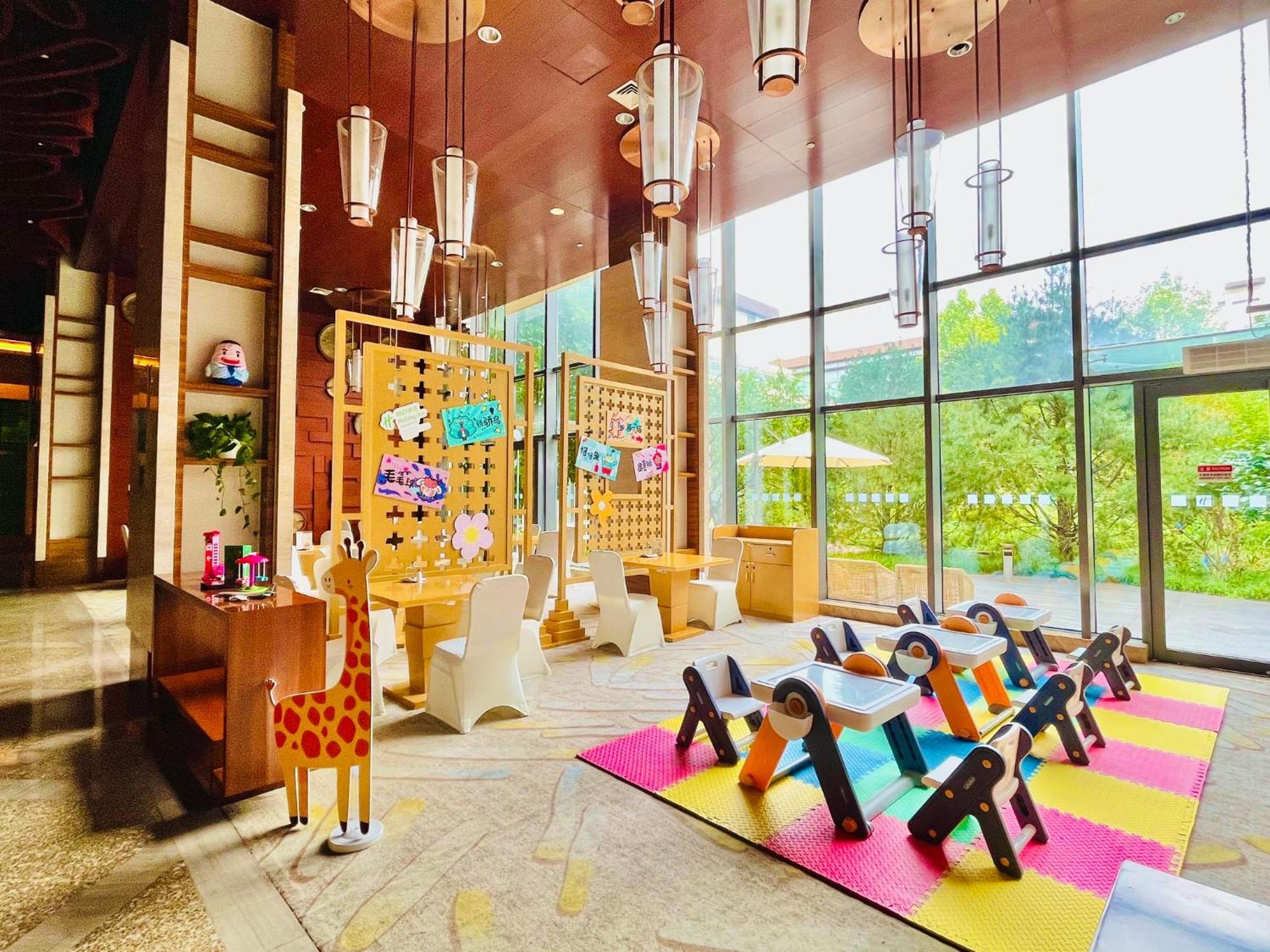 Holiday Inn Beijing Shijingshan Parkview By Ihg Eksteriør billede